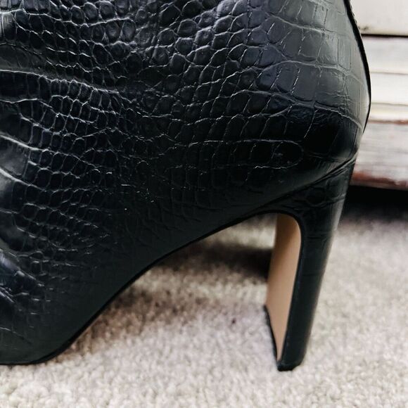 Express Black Croc Embossed Vegan Leather Square Toe Heeled Ankle Boots Size 8.5 - Picture 3 of 8
